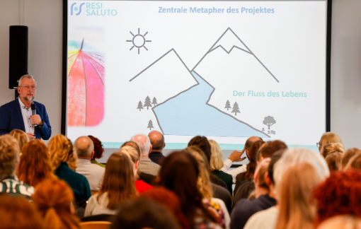Prof. Frank Weidner (DIP) beim Vortrag